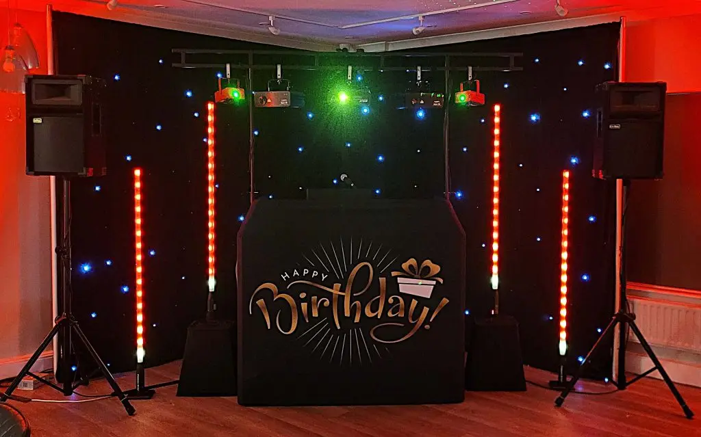 Cheshunt Park Golf Club Premier Set Up, Black Booth, Black Starlight Backdrop, Red Uplighting