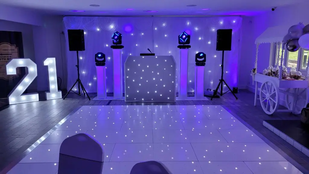 Broxbourne Golf Complex Herts, White Premier Set Up, White Starlit Booth, Backdrop, Dance Floor And Numbers, Lilac Uplighting
