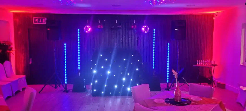 Broxbourne Golf Complex Premier Set Up, Black Starlit Booth, Red & Blue Uplighting