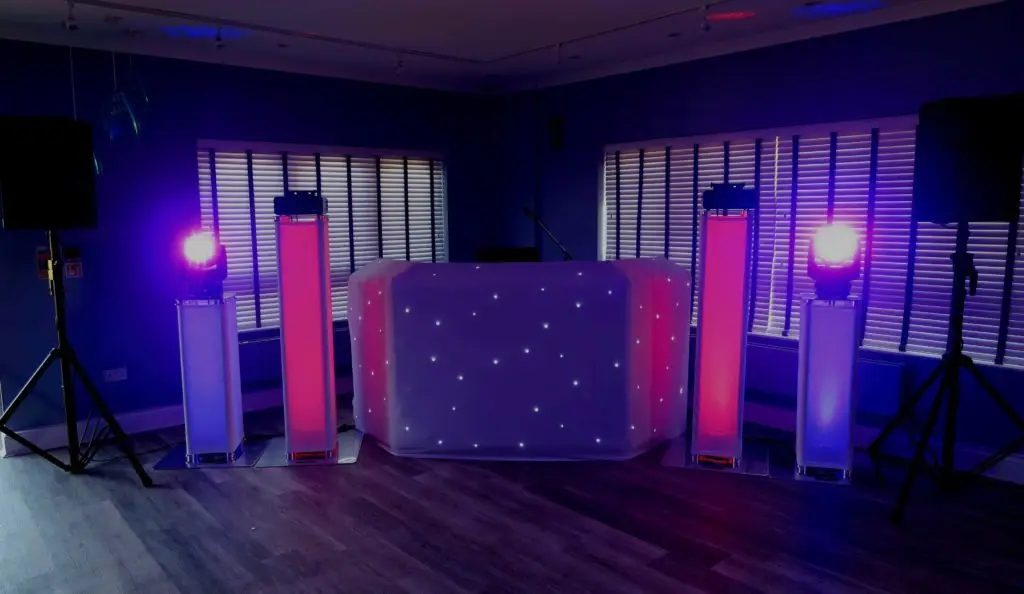 Cheshunt Park Golf Club, Herts, White Premier Set Up, White Starlit Booth, Lilac Uplighting