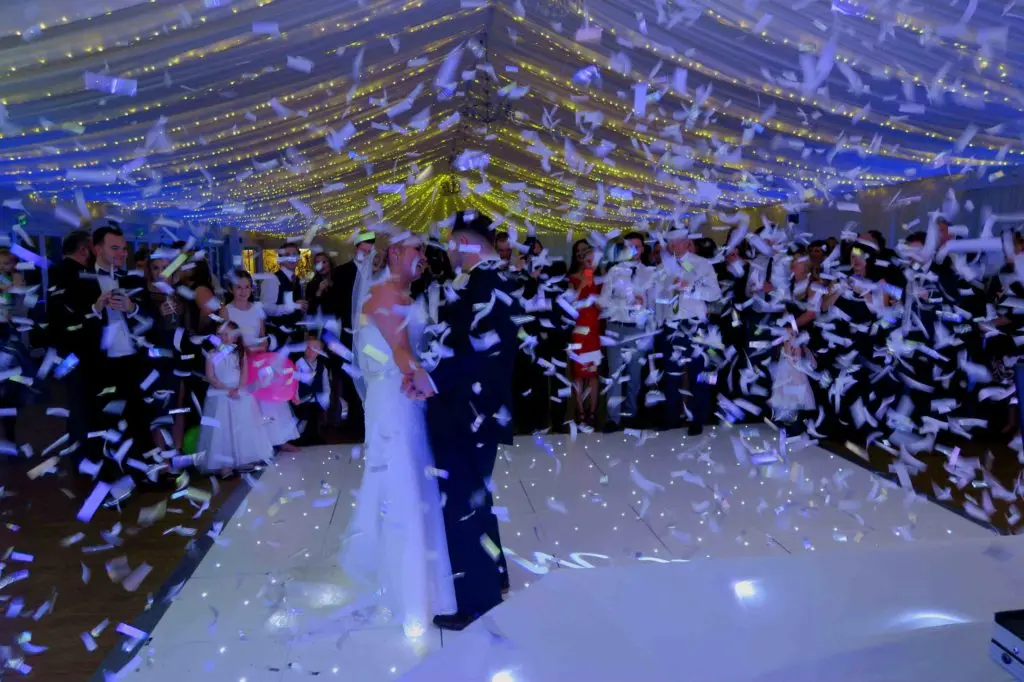 Parklands, Essex, Wedding First Dance Confetti
