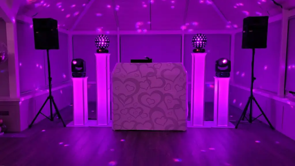 Ware Priory Herts, White Premier Set Up, White Booth, Pink Uplighting