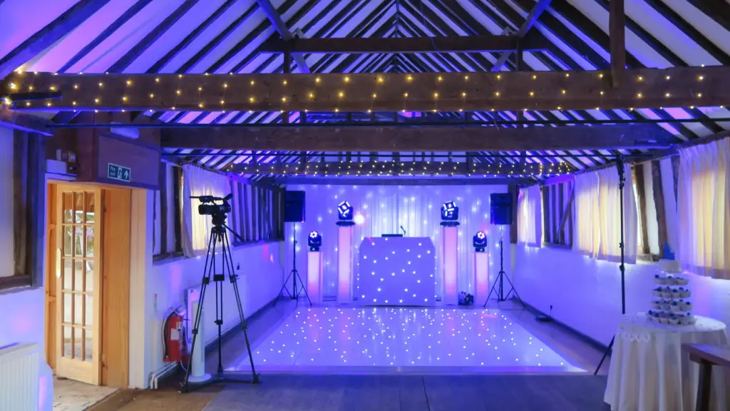 The Reid Rooms, Essex White Premier Set Up, White Starlit Booth & Backdrop, White LED Dance Floor, Lilac Uplighting