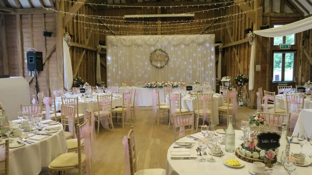 Tewin Bury Farm, Essex, White LED Backdrop For Top Table