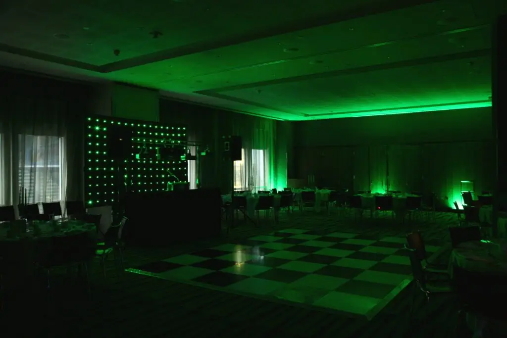 Radisson Edwardian Docklands, Uplighting Green