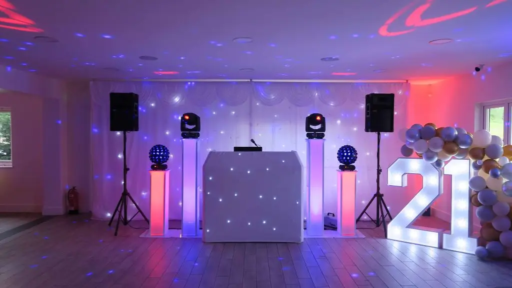 Broxbourne Golf Complex Herts, White Premier Set Up, White Starlit Booth, Backdrop And Numbers, Rose And Lilac Uplighting