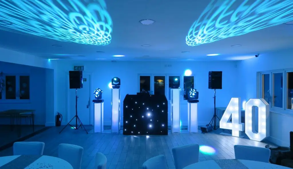Broxbourne Golf Complex, Premier Set Up, Black Starlit Booth, White LED Numbers, Blue Uplighting