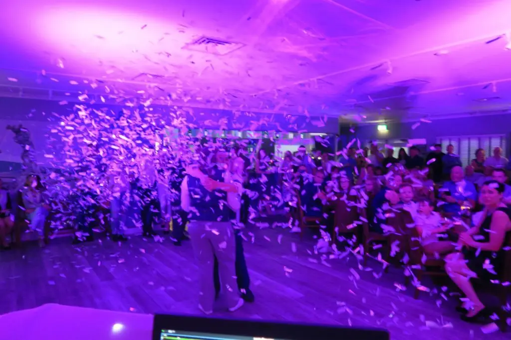 Cheshunt Golf Club, Herts, Wedding First Dance Confetti